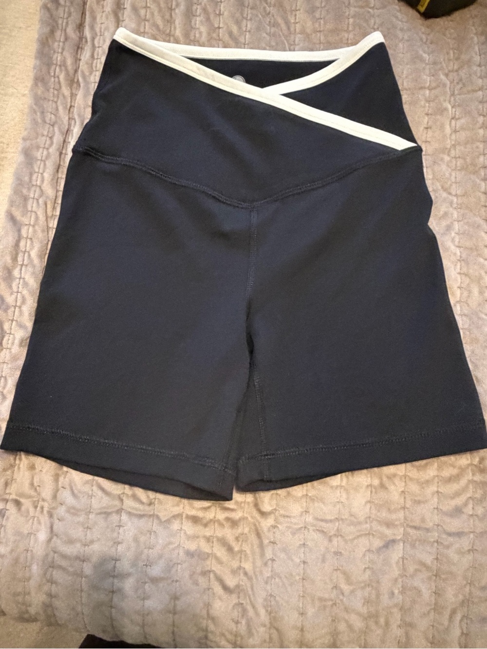 Yogalicious Lux Crossover 5” Bike Shorts Black White XS NWOT